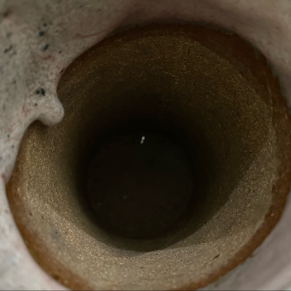 Vintage Unique Brutalist Clay Pottery Signed Hobbyist? 9.5” Cylindrical Vase - Picture 12 of 16